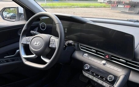 Hyundai Elantra, 2023 год, 1 900 000 рублей, 13 фотография