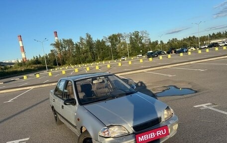 Suzuki Swift II, 2001 год, 69 999 рублей, 2 фотография