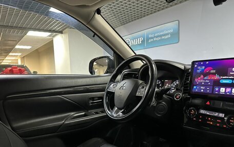 Mitsubishi Outlander III рестайлинг 3, 2018 год, 2 300 000 рублей, 14 фотография