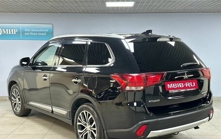 Mitsubishi Outlander III рестайлинг 3, 2018 год, 2 300 000 рублей, 7 фотография