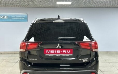Mitsubishi Outlander III рестайлинг 3, 2018 год, 2 300 000 рублей, 6 фотография