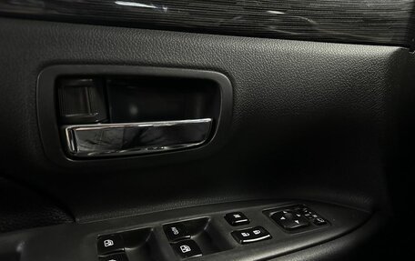 Mitsubishi Outlander III рестайлинг 3, 2018 год, 2 300 000 рублей, 23 фотография