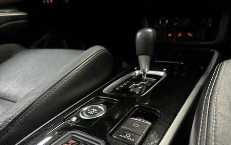 Mitsubishi Outlander III рестайлинг 3, 2018 год, 2 300 000 рублей, 22 фотография