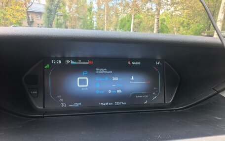 Citroen C4 Picasso II рестайлинг, 2016 год, 1 000 000 рублей, 6 фотография