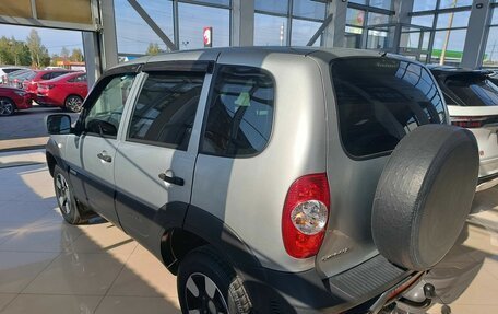 Chevrolet Niva I рестайлинг, 2018 год, 775 000 рублей, 4 фотография