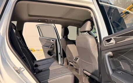 Volkswagen Tiguan II, 2024 год, 2 395 000 рублей, 9 фотография