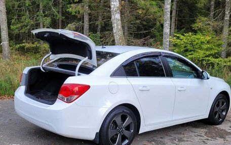 Chevrolet Cruze II, 2010 год, 650 000 рублей, 8 фотография