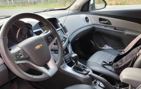 Chevrolet Cruze II, 2010 год, 650 000 рублей, 14 фотография