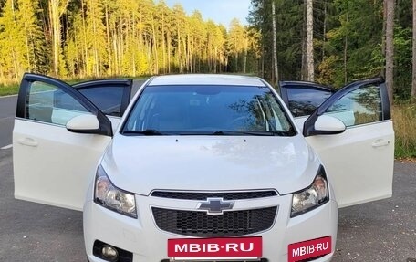 Chevrolet Cruze II, 2010 год, 650 000 рублей, 2 фотография