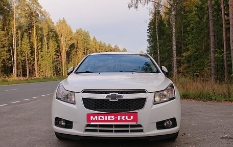 Chevrolet Cruze II, 2010 год, 650 000 рублей, 5 фотография