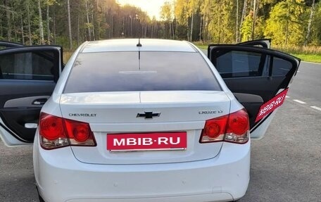 Chevrolet Cruze II, 2010 год, 650 000 рублей, 10 фотография