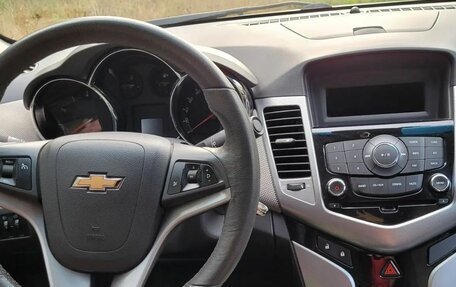 Chevrolet Cruze II, 2010 год, 650 000 рублей, 16 фотография