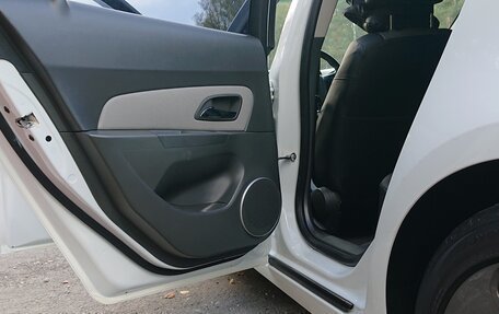 Chevrolet Cruze II, 2010 год, 650 000 рублей, 19 фотография