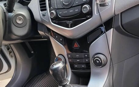 Chevrolet Cruze II, 2010 год, 650 000 рублей, 36 фотография