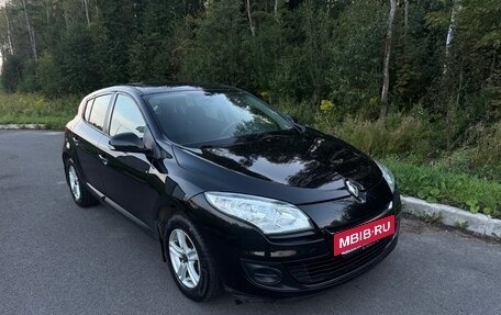 Renault Megane III, 2013 год, 499 999 рублей, 2 фотография