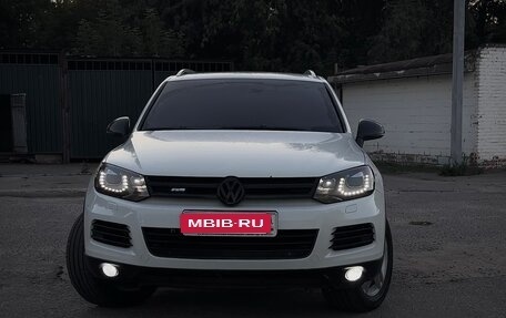 Volkswagen Touareg III, 2011 год, 2 100 000 рублей, 1 фотография