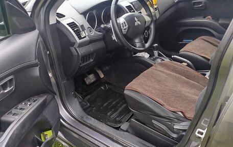 Mitsubishi Outlander III рестайлинг 3, 2010 год, 900 000 рублей, 4 фотография