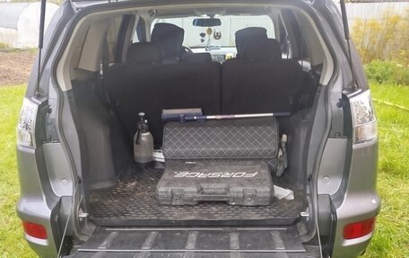 Mitsubishi Outlander III рестайлинг 3, 2010 год, 900 000 рублей, 10 фотография