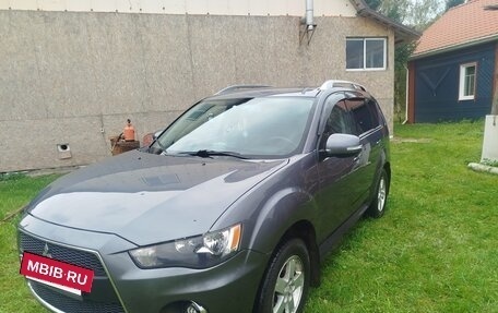 Mitsubishi Outlander III рестайлинг 3, 2010 год, 900 000 рублей, 3 фотография