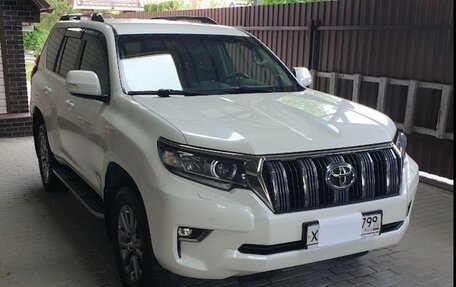 Toyota Land Cruiser Prado 150 рестайлинг 2, 2018 год, 5 600 000 рублей, 2 фотография