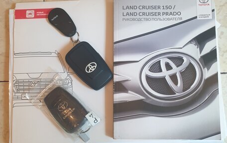 Toyota Land Cruiser Prado 150 рестайлинг 2, 2018 год, 5 600 000 рублей, 18 фотография