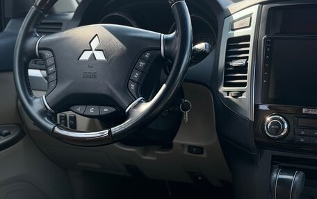 Mitsubishi Pajero IV, 2019 год, 3 200 000 рублей, 14 фотография