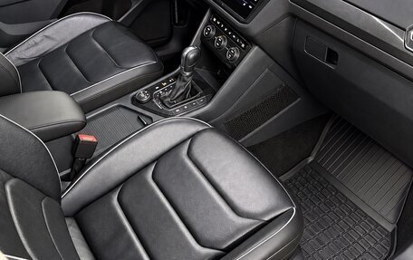 Volkswagen Tiguan II, 2019 год, 2 890 000 рублей, 8 фотография