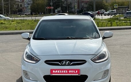 Hyundai Solaris II рестайлинг, 2013 год, 730 000 рублей, 5 фотография