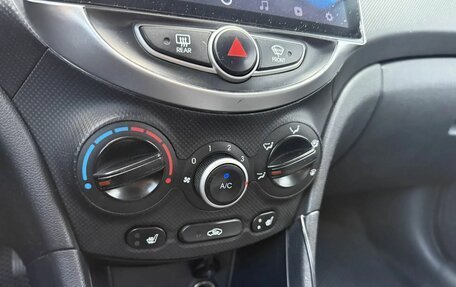 Hyundai Solaris II рестайлинг, 2011 год, 739 000 рублей, 13 фотография
