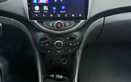 Hyundai Solaris II рестайлинг, 2011 год, 739 000 рублей, 22 фотография