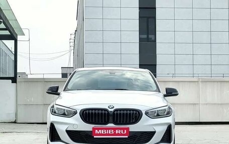 BMW 1 серия, 2023 год, 1 910 000 рублей, 2 фотография