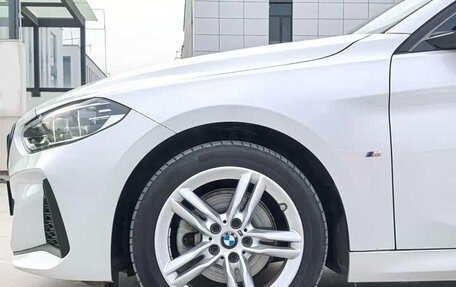 BMW 1 серия, 2023 год, 1 910 000 рублей, 9 фотография