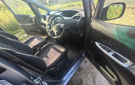 Toyota Ractis I, 2005 год, 620 000 рублей, 6 фотография