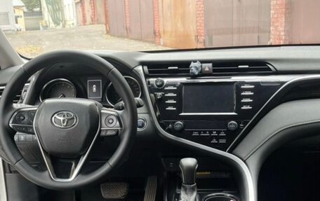 Toyota Camry, 2020 год, 2 200 000 рублей, 8 фотография