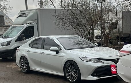 Toyota Camry, 2020 год, 2 200 000 рублей, 4 фотография