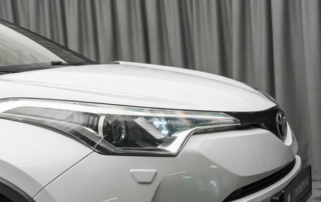 Toyota C-HR I рестайлинг, 2019 год, 2 230 000 рублей, 21 фотография