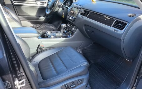 Volkswagen Touareg III, 2015 год, 2 999 999 рублей, 10 фотография