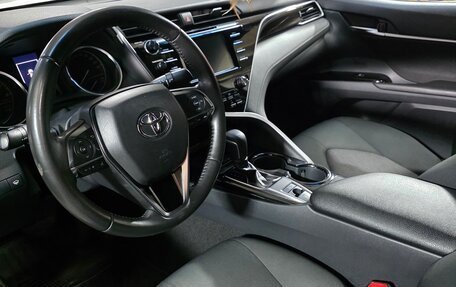 Toyota Camry, 2018 год, 2 400 000 рублей, 8 фотография