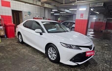 Toyota Camry, 2018 год, 2 400 000 рублей, 3 фотография