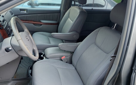 Toyota Sienna II рестайлинг, 2005 год, 890 000 рублей, 5 фотография
