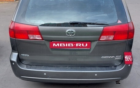 Toyota Sienna II рестайлинг, 2005 год, 890 000 рублей, 4 фотография