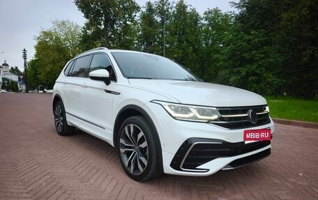 Volkswagen Tiguan II, 2023 год, 3 350 000 рублей, 1 фотография