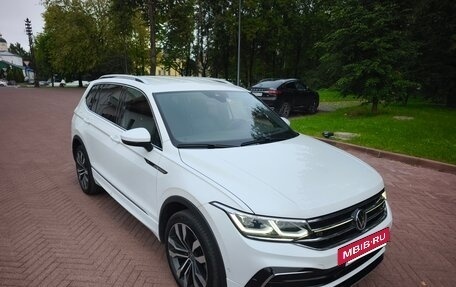 Volkswagen Tiguan II, 2023 год, 3 350 000 рублей, 4 фотография