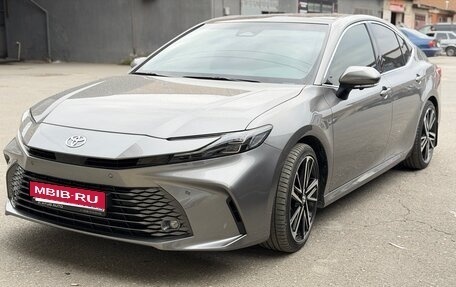 Toyota Camry, 2025 год, 5 300 000 рублей, 1 фотография