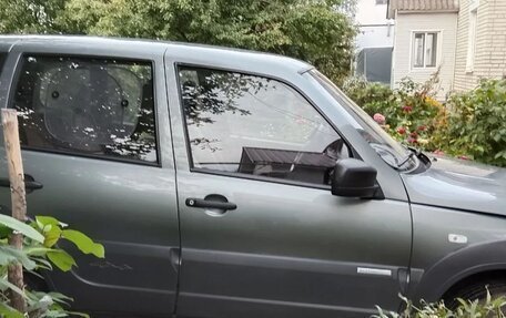 Chevrolet Niva I рестайлинг, 2014 год, 750 000 рублей, 3 фотография