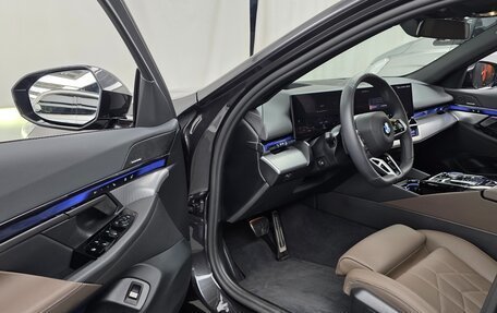 BMW 5 серия, 2026 год, 7 483 006 рублей, 10 фотография