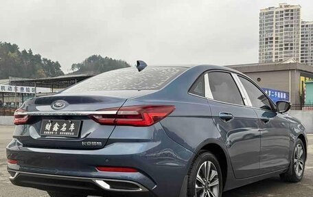 Ford Escort, 2021 год, 1 060 000 рублей, 6 фотография