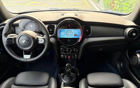 MINI Hatch, 2023 год, 2 340 275 рублей, 7 фотография