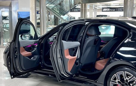 BMW 5 серия, 2025 год, 9 300 000 рублей, 11 фотография