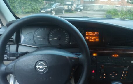 Opel Omega B, 2000 год, 435 000 рублей, 1 фотография